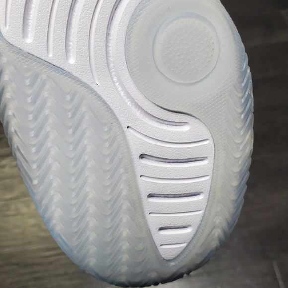 Jordans - Picture 3 of 4